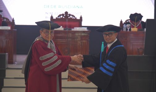 Unhan RI Menggelar Sidang Promosi Terbuka Prodi Ilmu Pertahanan Pascasarjana Unhan RI untuk Promovendus Dede Rusdiana Mahasiswa S3 Cohort 3 Konsentrasi Teknologi Pertahanan Unhan RI