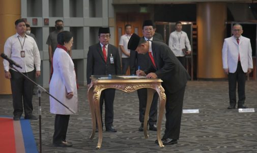 Presiden RI Ke – 5 Prof. (H.C.) Dr. (H.C.) Hj. Diah Permata Megawati Setiawati Soekarnoputri, sebagai Ketua Dewan Pengarah Badan Riset dan Inovasi Nasional (BRIN) secara resmi melantik Laksamana Madya TNI (Purn.) Prof. Dr. Ir. Amarulla Octavian, M.Sc., DESD., ASEAN.Eng., sebagai Wakil Kepala Badan Riset dan lnovasi Nasional.