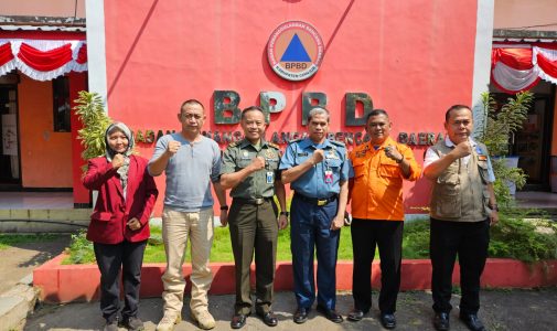 Dosen dan Mahasiswa Program Magister Manajemen Bencana FKN Unhan RI Melaksanakan Penelitian dan Pengkajian Penguatan Ketahanan Ekonomi dan Sosial Pasca Gempa Bumi di Kabupaten Cianjur.