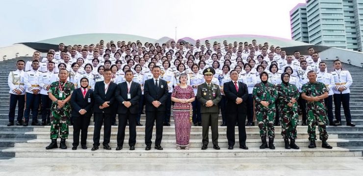Orkestra “Symphoni Praditya Wiratama” dan Paduan Suara “Svara Nusantara” Kadet Mahasiswa Unhan RI Meriahkan Sidang Paripurna Pertama DPR RI Tahun 2023-2024.