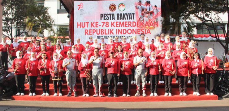 Rektor Unhan RI beserta Civitas akademika Unhan RI Menghadiri Pesta Rakyat Peringatan HUT ke-78 Kemerdekaan RI di Lingkungan Kemhan RI.