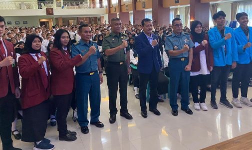 Pengabdian Masyarakat Fakultas Keamanan Nasional Unhan RI di Surabaya: Membangun Wawasan Kebangsaan dan Bela Negara.