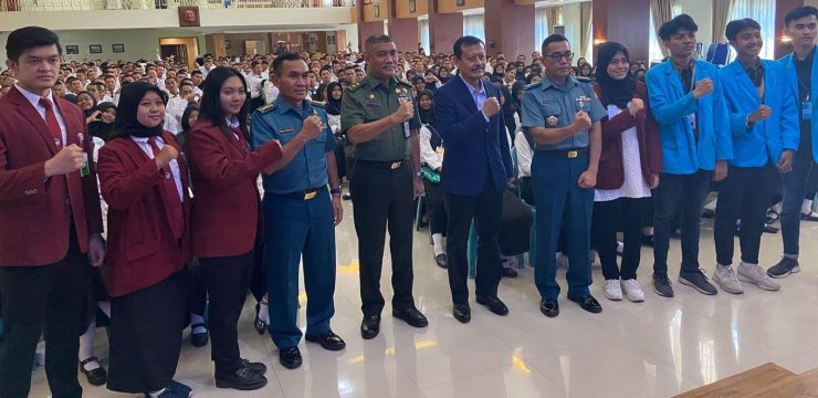Pengabdian Masyarakat Fakultas Keamanan Nasional Unhan RI di Surabaya: Membangun Wawasan Kebangsaan dan Bela Negara.