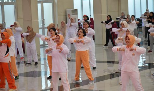 Dharma Wanita Persatuan (DWP) Unhan RI Laksanakan Olahraga Bersama