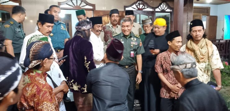 Fakultas Keamanan Nasional Unhan RI Menghadiri Kegiatan Haul Akbar di Pondok Pesantren Diponegoro, Kediri Jawa Timur.