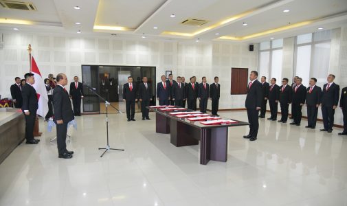 Rektor Unhan RI Memimpin Upacara Sumpah, Pelantikan, dan Serah Terima Jabatan (Sertijab) Pejabat Eselon I dan II di Lingkungan Unhan RI.