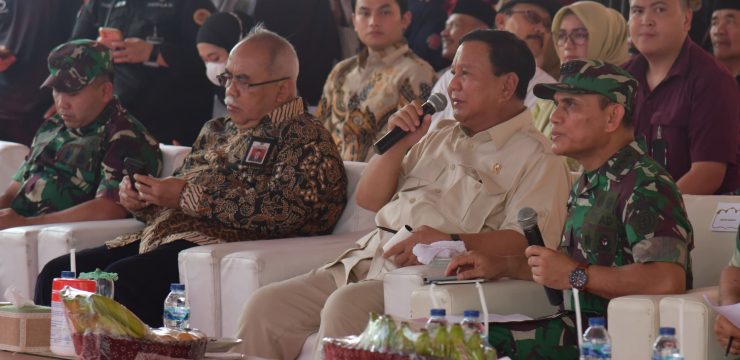 Rektor Unhan RI Dampingi Menhan RI Resmikan 16 Titik Air Bersih di Desa Suro Banyumas