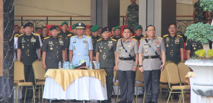Rektor Unhan RI Menghadiri Upacara Serah Terima Jabatan Kepala Staf Angkatan Darat (KSAD).