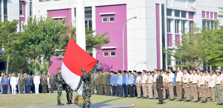 Civitas akademika Universitas Pertahanan Unhan RI Melaksanakan Upacara Peringatan Hari Sumpah Pemuda Ke-95 Tahun 2023