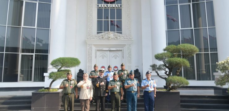 Rektor Unhan RI Terima Courtesy Call (CC) President Military and Emergency Pharmacy section, International Pharmaceutical Federation (FIP), Commodore Sylvain Grenier Canada