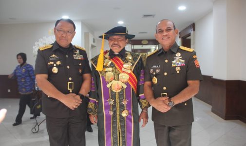 Rektor Unhan RI Menghadiri Pengukuhan Jenderal TNI Prof. Dr. Dudung Abdurachman, S.E., M.M. Sebagai Guru Besar Ilmu Manajemen Strategis Sekolah Tinggi Hukum Militer.