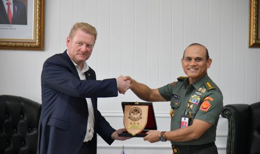 Rektor Unhan RI Menerima Kunjungan Courtesy Call First Assistant Secretary International Policy Strategic (FASIP), Policy and Industry Group Department of Defence Australia, Mr. Bernad Philips.