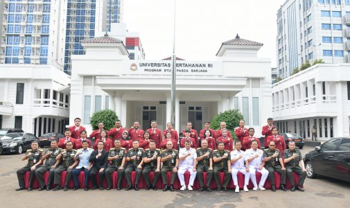 Rektor Unhan RI Secara Resmi Membuka Pendidikan Magister Eksekutif Program Studi Strategi Perang Semesta Unhan RI T.A. 2023/2024.