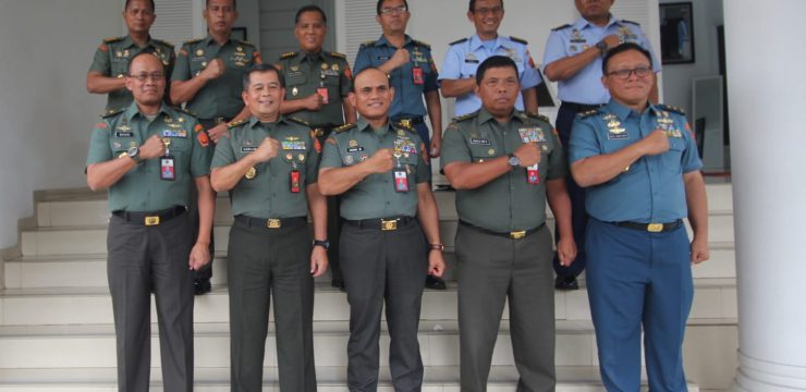 Rektor Unhan RI Menerima Kunjungan Silaturahmi Kepala Pusat Penerangan TNI Mayjen TNI Dr. Nugraha Gumilar, M.Sc.