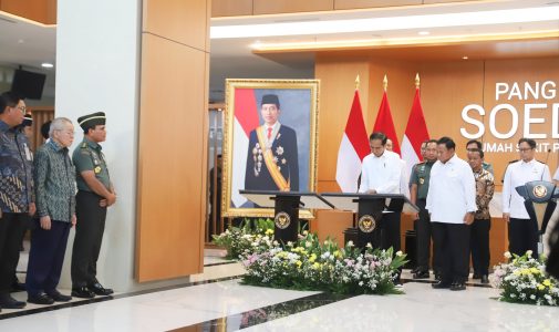 Rektor Didampingi Pejabat Eselon I Unhan RI Menghadiri Peresmian Rumah Sakit Pusat Pertahanan Negara (RSPPN ) Panglima Besar Jenderal Soedirman, Oleh Presiden RI, Joko Widodo Didampingi Menteri Pertahanan RI Prabowo Subianto.