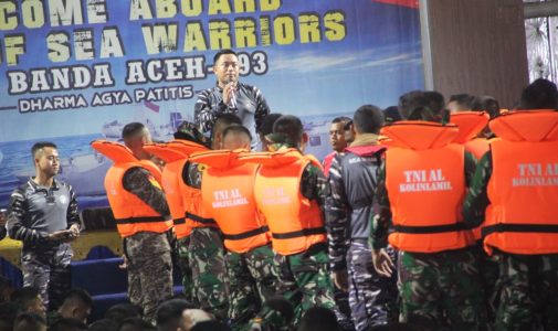 KRI Banda Aceh-593 Bekali para Peserta Latsitardanus Ke-XLIV Tentang Peran Darurat