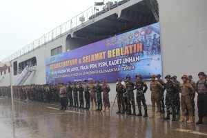 Kadet Mahasiswa Unhan di beserta Para Taruna dan Taruni Peserta Latsitardanus Ke-XLIV Tiba Di Kalimantan Timur