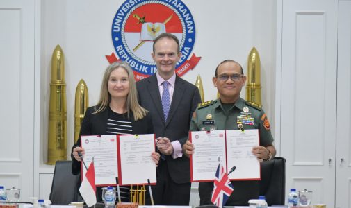 Rektor Unhan RI Tandatangani MoU antara Unhan RI dengan King’s College London 