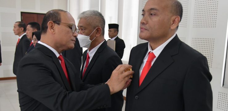 Rektor Unhan RI Memimpin Upacara Pengangkatan Sumpah, Pelantikan dan Serah Terima Jabatan (Sertijab) Pejabat Eselon I dan II di Lingkungan Unhan RI