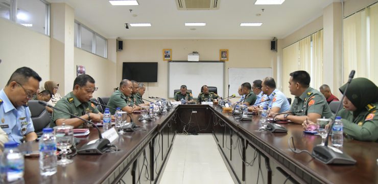 Plt.Rektor Unhan RI diwakili Wakil Rektor Bidang Keuangan dan Umum Unhan RI Menerima Kehadiran Tim Current Audit Itjen Kemhan RI.