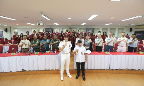 Rektor Unhan RI Dampingi Vice Admiral Angus Topshee dalam Pemaparan Tentang Canada’s Navy Kepada Mahasiswa Program Magister Pascasarjana Unhan RI.