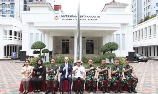 Rektor Unhan RI Menerima Kunjungan Courtesy Call Dosen Luar Negeri Program Eksekutif Program Studi Strategi Perang Semesta, Dr. Zeno Leoni dari King’s College London, Inggris.