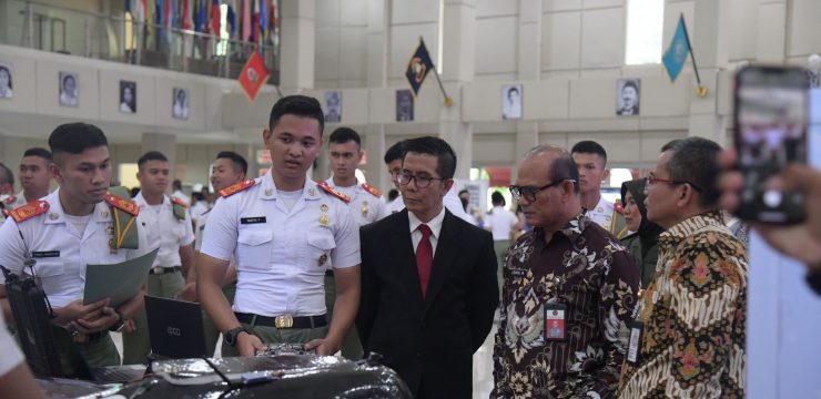 Rektor Unhan RI Hadiri Pameran Produk Capstone Design Kadet Mahasiswa Dan Penelitian Dosen Unhan RI