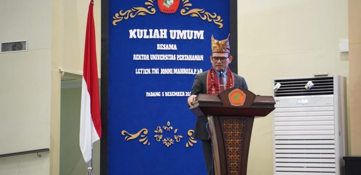 Rektor Unhan RI Berikan Kuliah Umum di Politeknik Negeri Padang: Membangun Generasi Berkarakter Menuju Indonesia Emas 2045