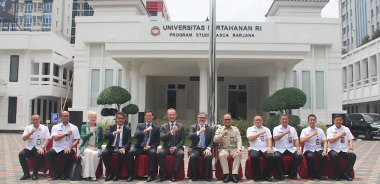 Rektor Unhan RI Letnan Jenderal TNI (Purn.) Jonni Mahroza, S.I.P., M.A., M.Sc., Ph.D., dan Senior Vice President Thales Latin America and Asia, Mr. Guy Bonassi, Sepakat Jalin Kerjasama Strategis dalam Pengembangan Pendidikan Pertahanan dan Teknologi.