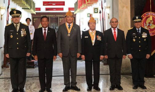 Rektor Unhan RI Hadiri Penganugerahan Bintang Legiun Veteran Republik Indonesia kepada Menteri Pertahanan