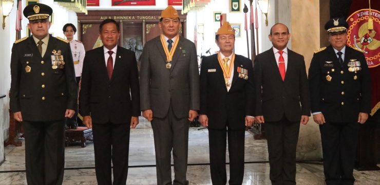 Rektor Unhan RI Hadiri Penganugerahan Bintang Legiun Veteran Republik Indonesia kepada Menteri Pertahanan