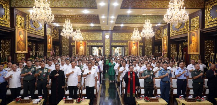 Rektor Unhan RI beserta Sivitas Akademika Unhan RI Menghadiri Acara Natal Bersama Umat Kristiani di Lingkungan Kemhan RI TA.2024.