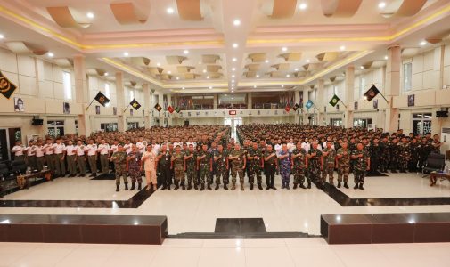 Warek III Unhan RI Berikan Pengarahan kepada Kadet Mahasiswa mengenai Revolusi Mental dan Pembentukan Karakter SDM Unggul