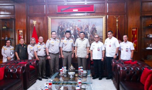 Menhan RI didampingi Rektor Unhan RI Menerima Kunjungan Audiensi Kepala Badan Karantina Indonesia.
