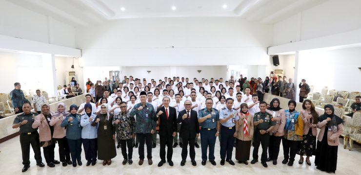 Rektor Unhan RI Hadiri Pengambilan Sumpah Dokter Muda dan Penyerahan Kadet Mahasiswa Fakultas Kedokteran Militer Unhan RI Kepada RSUD Kota Bogor