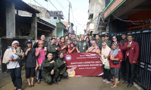 Senat Mahasiswa Unhan RI dan LP2M Salurkan Bantuan untuk Korban Banjir di Jatirasa Bekasi
