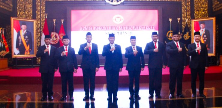 Rektor Unhan RI Hadiri Acara Pengalihan Sekretariat Jenderal Dewan Pertahanan Nasional (Wantannas) ke Kementerian Pertahanan RI.
