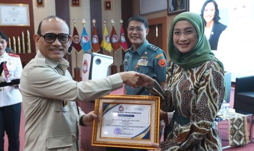 Rektor Unhan RI Membuka Seminar Nasional “Women, Peace and Security” dalam Perspektif Strategi Pertahanan Negara.