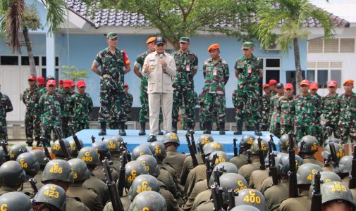 Kunjungan Rektor Unhan RI ke Satdik VII-C Disambut Parade Defile Siswa Diksarmil SPPI Batch-3 sebagai Manifestasi Pembentukan Karakter Disiplin dan Jiwa Bela Negara.