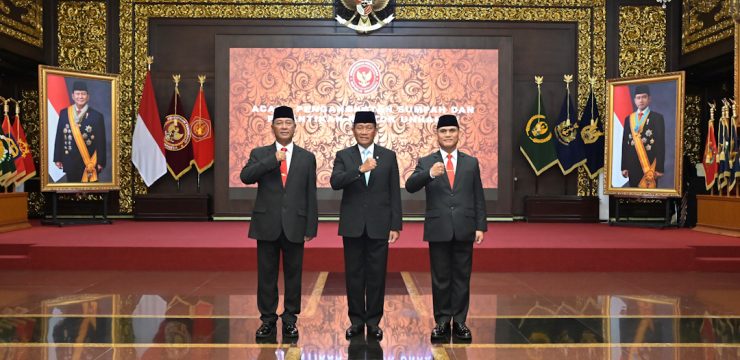Menhan RI diwakili Wamenhan RI Melantik Letnan Jenderal TNI (Purn.) Dr. Anton Nugroho, M.M.D.S., M.A., sebagai Rektor ke-9 Unhan RI menggantikan Letnan Jenderal TNI (Purn.) Jonni Mahroza, S.I.P., M.A., M.Sc., Ph.D.