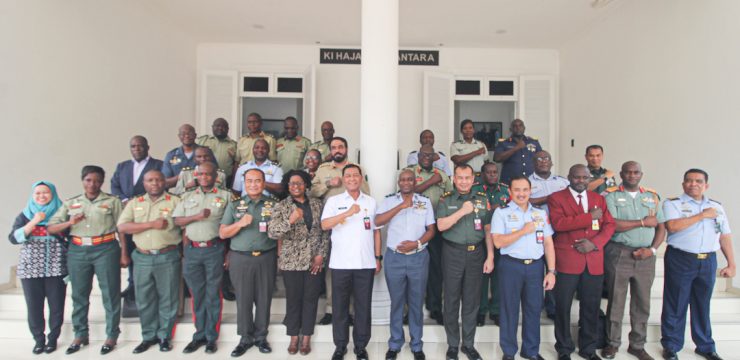Rektor Unhan RI Terima Kunjungan Delegasi Zimbabwe National Defence University : Perkuat Kerja Sama Strategis di Bidang Pendidikan dan Pertahanan.