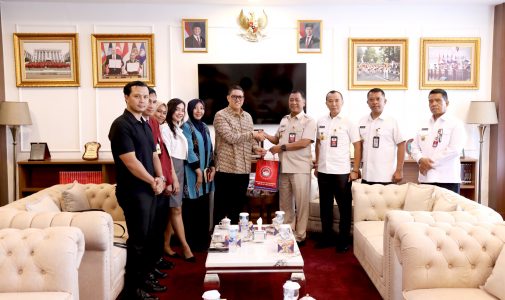 Rektor Unhan RI Terima Audiensi IKA Unhan RI, Perkuat Kontribusi Alumni dalam Transformasi Universitas Pertahanan.