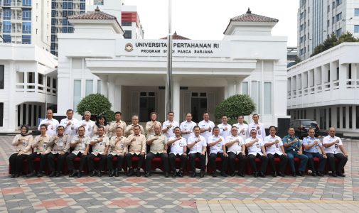 Rektor Unhan RI dan Kepala Badan Gizi Nasional Tandatangani Berita Acara Serah Terima 30.018 Kader SPPI untuk Percepatan Program Makan Bergizi Gratis Nasional.