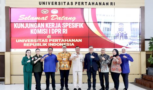 Rektor Unhan RI dan Delegasi Komisi I DPR RI Kaji Arah Strategis Unhan RI Hadapi Era Perang Generasi Baru dan Transformasi Teknologi Global.