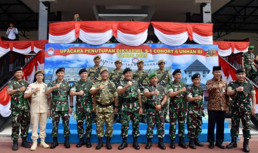 Menhan RI diwakili Sekjen Kemhan RI, didampingi Rektor Unhan RI, dan Gubernur Akmil Tutup Diksarmil Unhan RI: 600 Orang Kadet Mahasiswa Unhan RI Dikukuhkan sebagai Komponen Cadangan Matra Darat. 