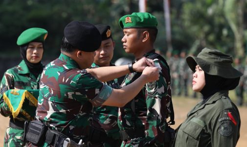 Semangat Bela Negara, Pondasi Pemimpin Masa Depan: Unhan RI Tutup Diksar Mahasiswa S-2 di Gunung Bunder