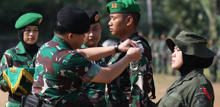 Semangat Bela Negara, Pondasi Pemimpin Masa Depan: Unhan RI Tutup Diksar Mahasiswa S-2 di Gunung Bunder