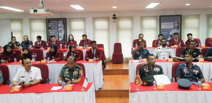 Unhan RI Gelar Kuliah Bersama dengan Delegasi Perwira Siswa Defence Services Command and Staff College Delegation on International Collaboration Study Package (DDICSP) Sri Lanka.