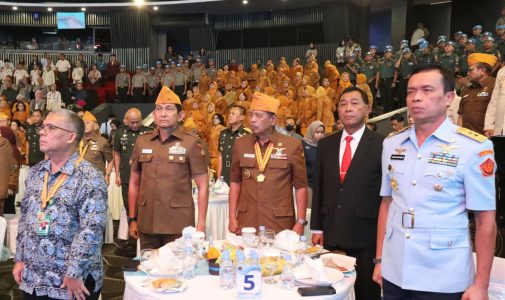 Rektor Unhan RI Hadir Langsung Pengarahan Menhan RI: Defense Supporting Economy untuk Stabilitas Nasional di Era Tantangan Global pada Peringatan Hari Veteran Nasional Tahun 2025.