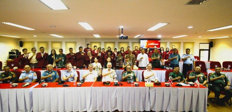 Unhan RI Gelar Kuliah Bersama Delegasi UIFT Kementerian Pertahanan Inggris : Menggali Pelajaran Strategis dari Konflik Rusia – Ukraina.